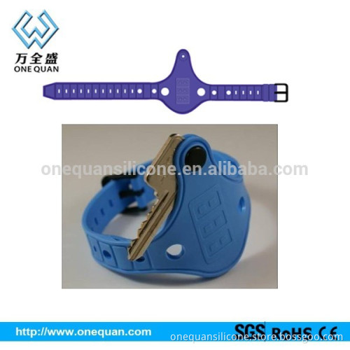 Factory wholesale fashion silicone key wristband